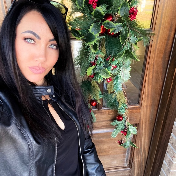 Meet your Posher, Rhea - Picture 8 of 14